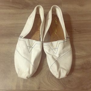 Tom’s white canvas